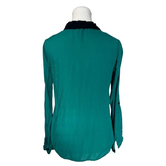 Splendid Collared Button Down Shirt - Picture 4 of 5